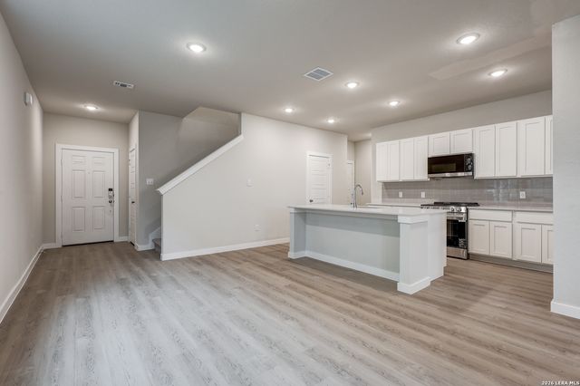 5607 Franklin Hills, Von Ormy, TX 78073