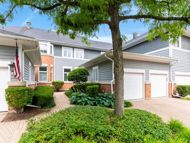 17 Mashie Court, Woodridge, IL 60517