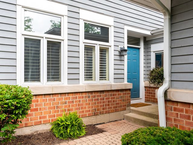 17 Mashie Court, Woodridge, IL 60517
