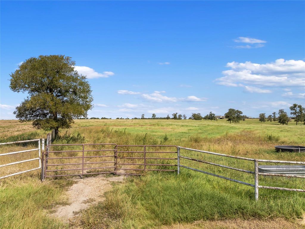 12500 County Line RD, Elgin, TX 78621