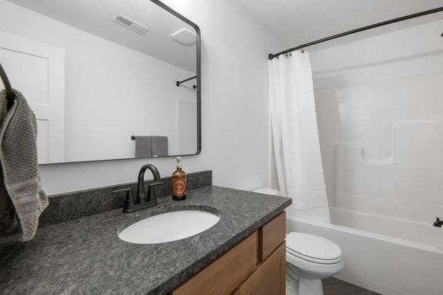5484 N Toben Dr., Bel Aire, KS 67226
