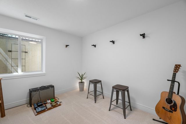 5484 N Toben Dr., Bel Aire, KS 67226