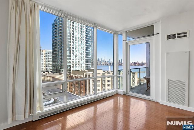 20 Newport Parkway 1209, Jersey City, NJ 07310