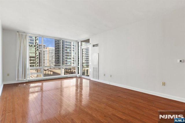 20 Newport Parkway 1209, Jersey City, NJ 07310