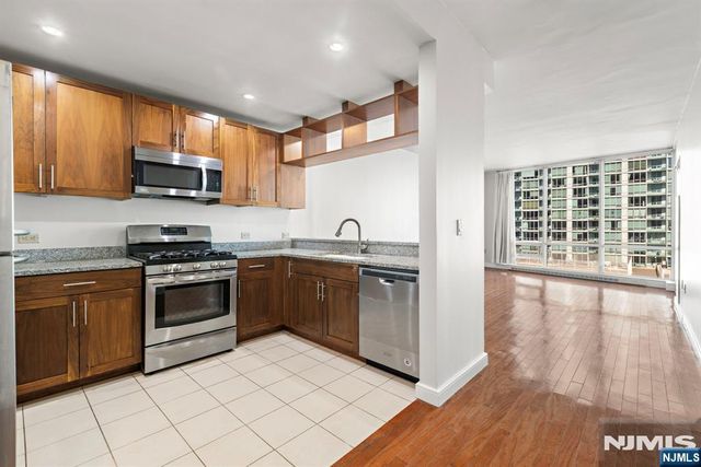 20 Newport Parkway 1209, Jersey City, NJ 07310