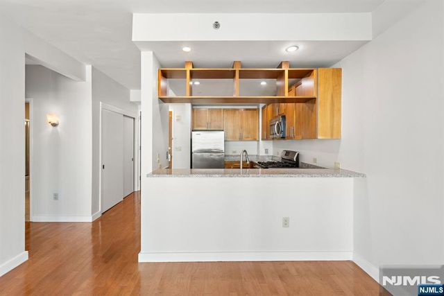 20 Newport Parkway 1209, Jersey City, NJ 07310