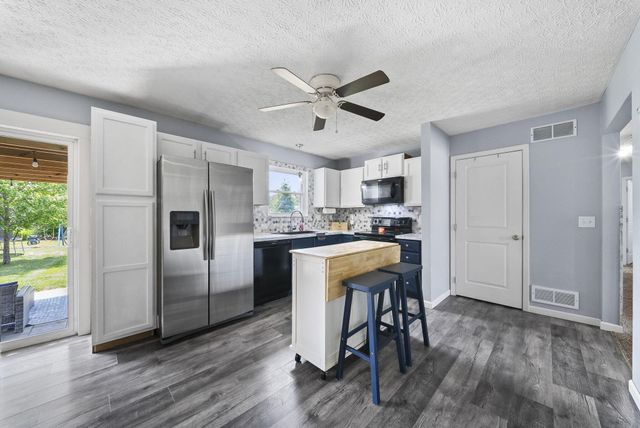 44 Ashton Drive, Ashville, OH 43103