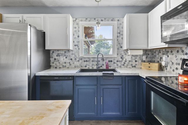 44 Ashton Drive, Ashville, OH 43103