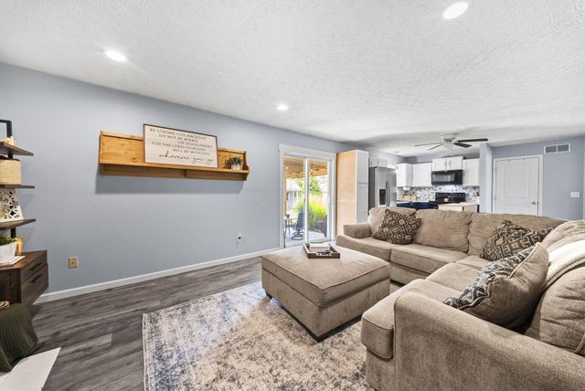 44 Ashton Drive, Ashville, OH 43103