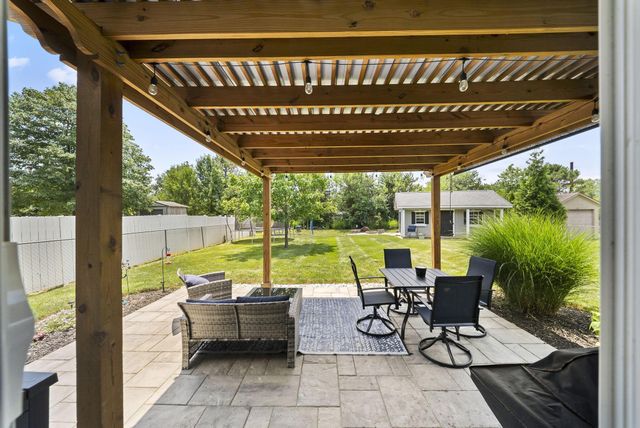 44 Ashton Drive, Ashville, OH 43103