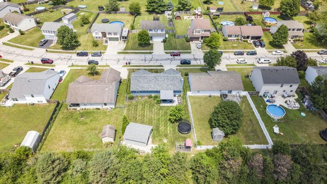 44 Ashton Drive, Ashville, OH 43103