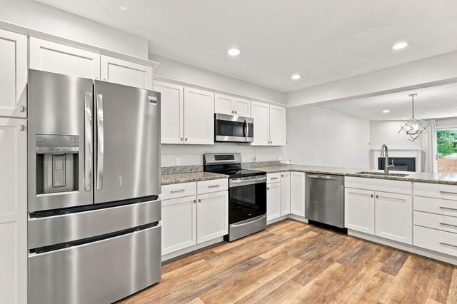 78 Pointe Rok Drive 78, Worcester, MA 01604