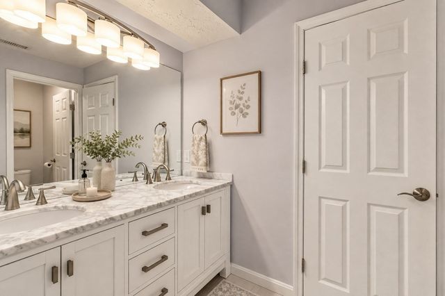 78 Pointe Rok Drive 78, Worcester, MA 01604