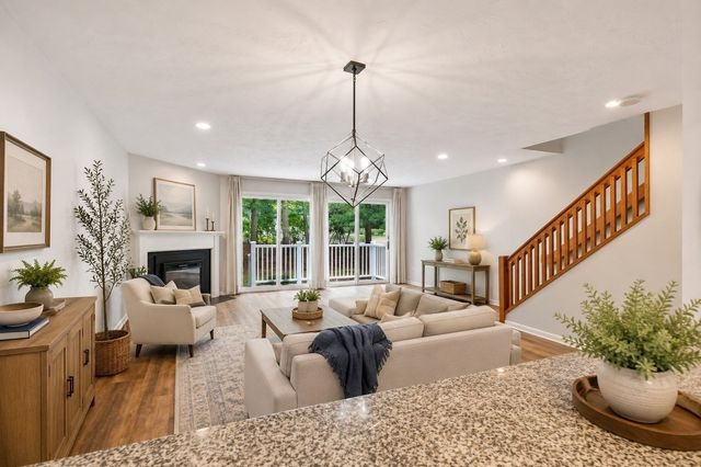 78 Pointe Rok Drive 78, Worcester, MA 01604