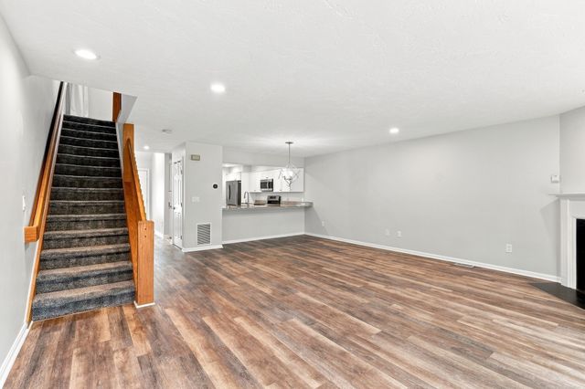 78 Pointe Rok Drive 78, Worcester, MA 01604