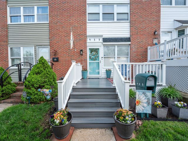 435 SEWARD AVE, Baltimore, MD 21225