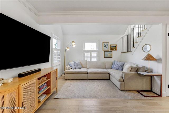 6 Longfellow Court, Freehold, NJ 07728