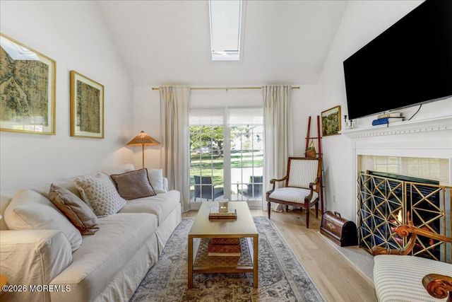 6 Longfellow Court, Freehold, NJ 07728