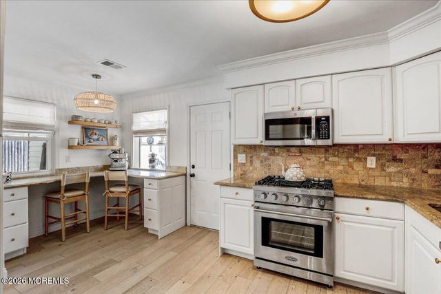 6 Longfellow Court, Freehold, NJ 07728