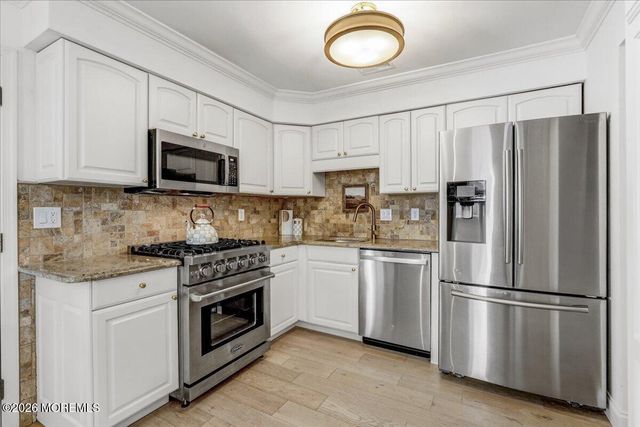 6 Longfellow Court, Freehold, NJ 07728