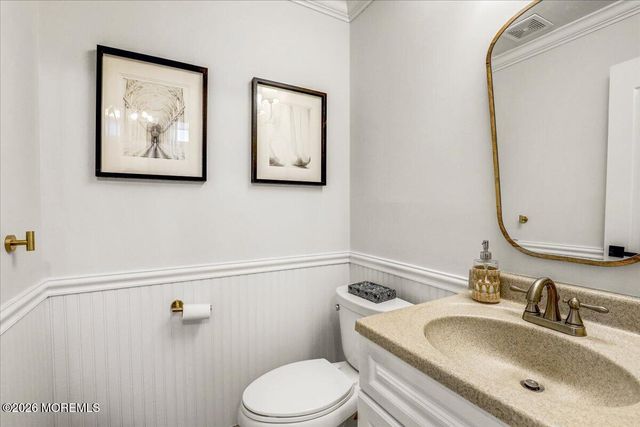 6 Longfellow Court, Freehold, NJ 07728