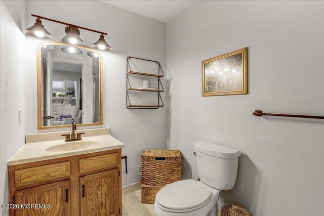 6 Longfellow Court, Freehold, NJ 07728