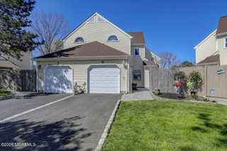 6 Longfellow Court, Freehold, NJ 07728