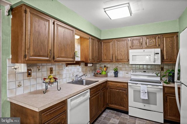 518 ADAMS LN, Southampton, NJ 08088