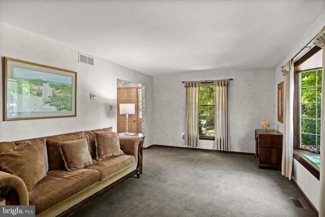 518 ADAMS LN, Southampton, NJ 08088
