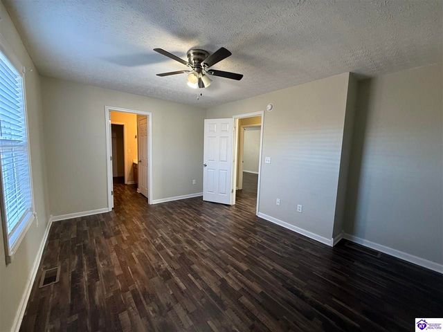 111 Calumet Court, Elizabethtown, KY 42701