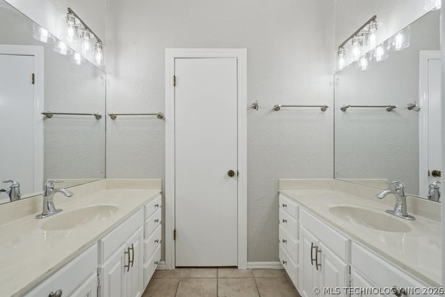 3310 E 68th Place 4, Tulsa, OK 74136