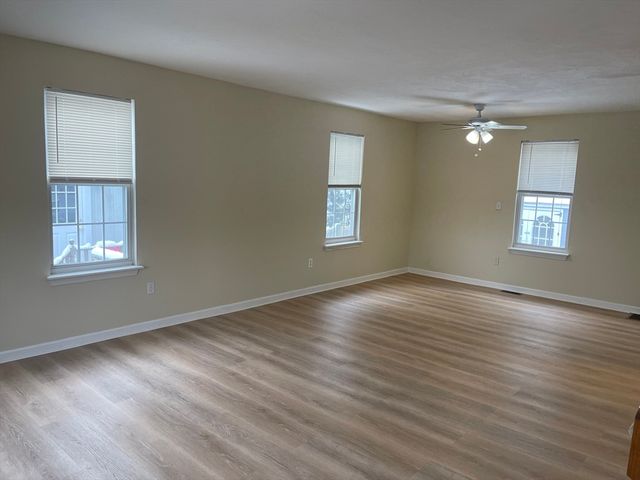 17 Azalea Ln 17, Marlborough, MA 01752