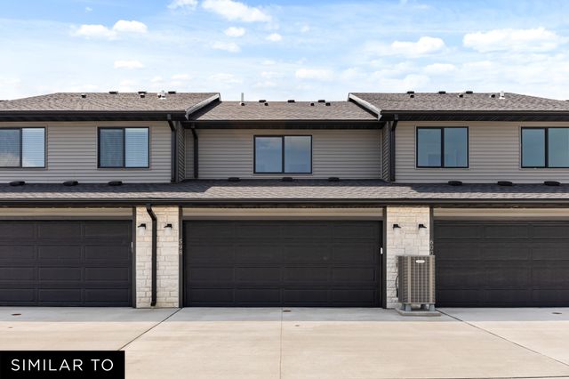612 NE Hart Lane, Ankeny, IA 50021