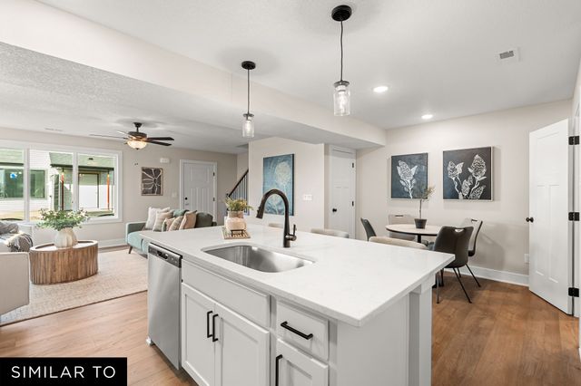 612 NE Hart Lane, Ankeny, IA 50021