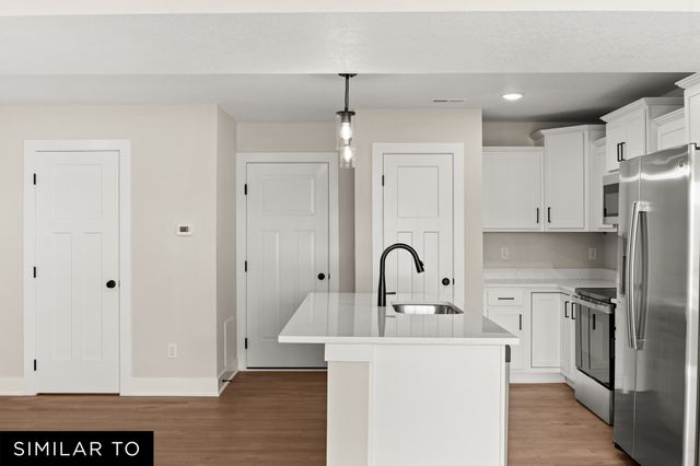 612 NE Hart Lane, Ankeny, IA 50021