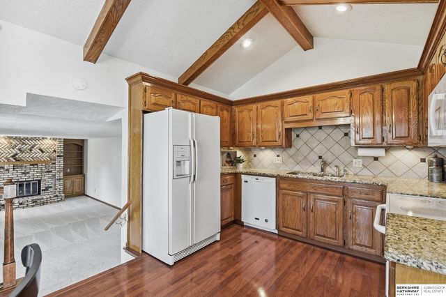575 N 152 Avenue Circle, Omaha, NE 68154