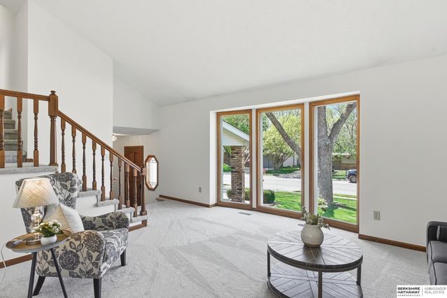 575 N 152 Avenue Circle, Omaha, NE 68154