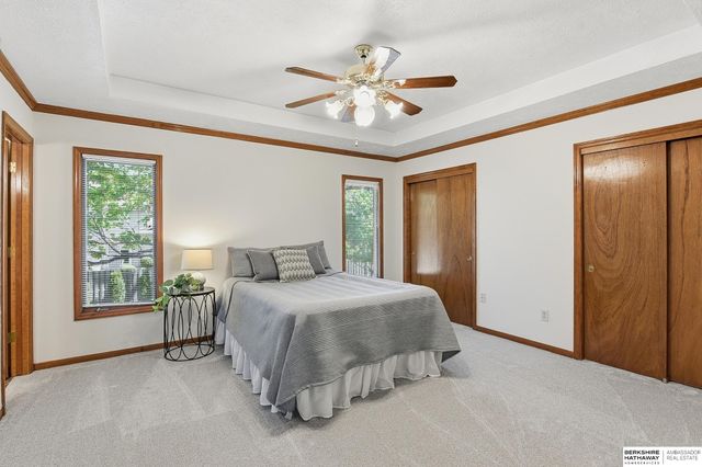 575 N 152 Avenue Circle, Omaha, NE 68154