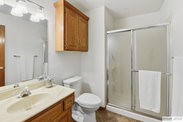 575 N 152 Avenue Circle, Omaha, NE 68154