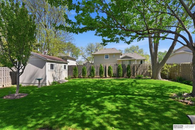 575 N 152 Avenue Circle, Omaha, NE 68154