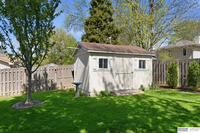 575 N 152 Avenue Circle, Omaha, NE 68154