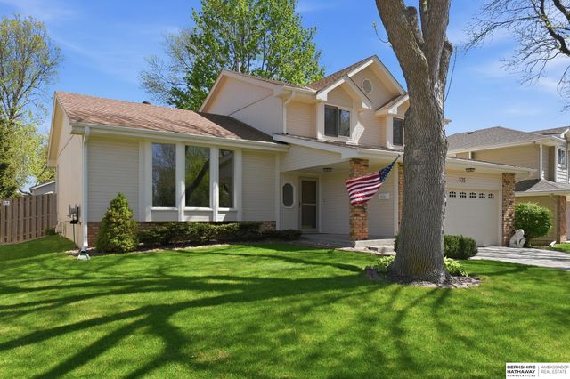 575 N 152 Avenue Circle, Omaha, NE 68154