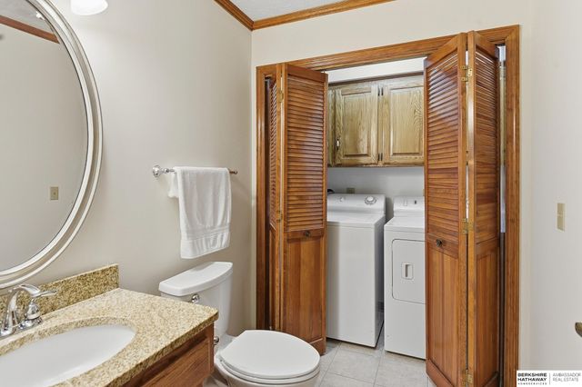 575 N 152 Avenue Circle, Omaha, NE 68154
