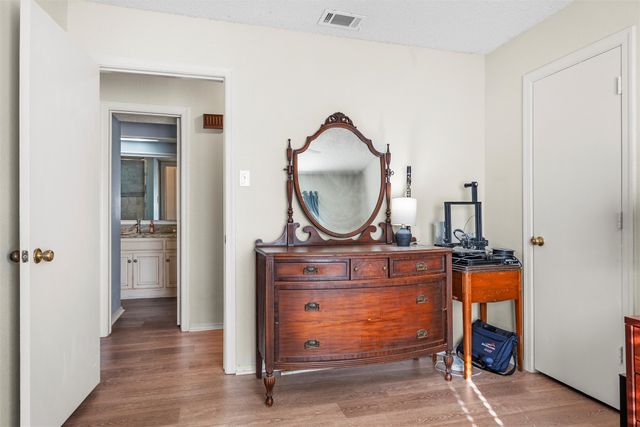 1613 Saint James Drive, Carrollton, TX 75007