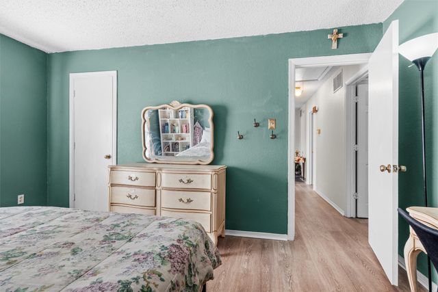 1613 Saint James Drive, Carrollton, TX 75007