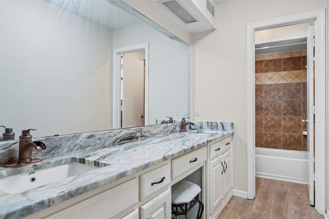 1613 Saint James Drive, Carrollton, TX 75007