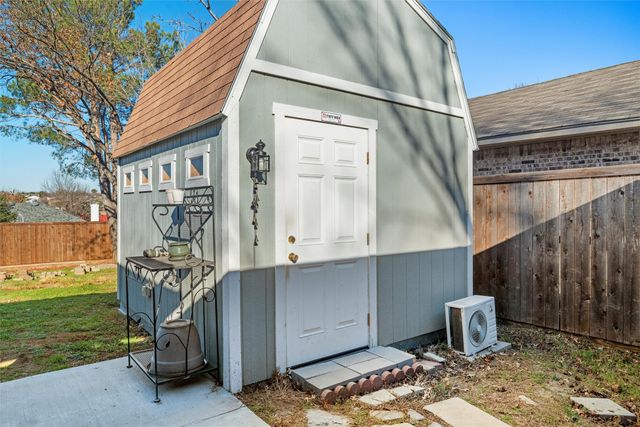 1613 Saint James Drive, Carrollton, TX 75007