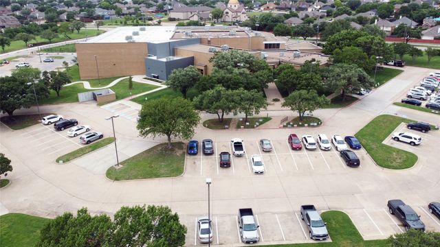 1613 Saint James Drive, Carrollton, TX 75007