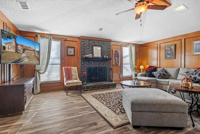 1613 Saint James Drive, Carrollton, TX 75007