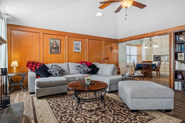 1613 Saint James Drive, Carrollton, TX 75007